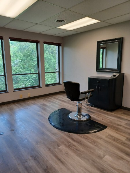 Wyoming GFH Salon Suites suite photo 17